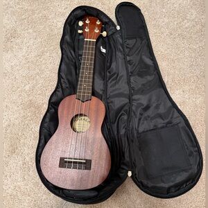 Makala Ukulele with carrying case